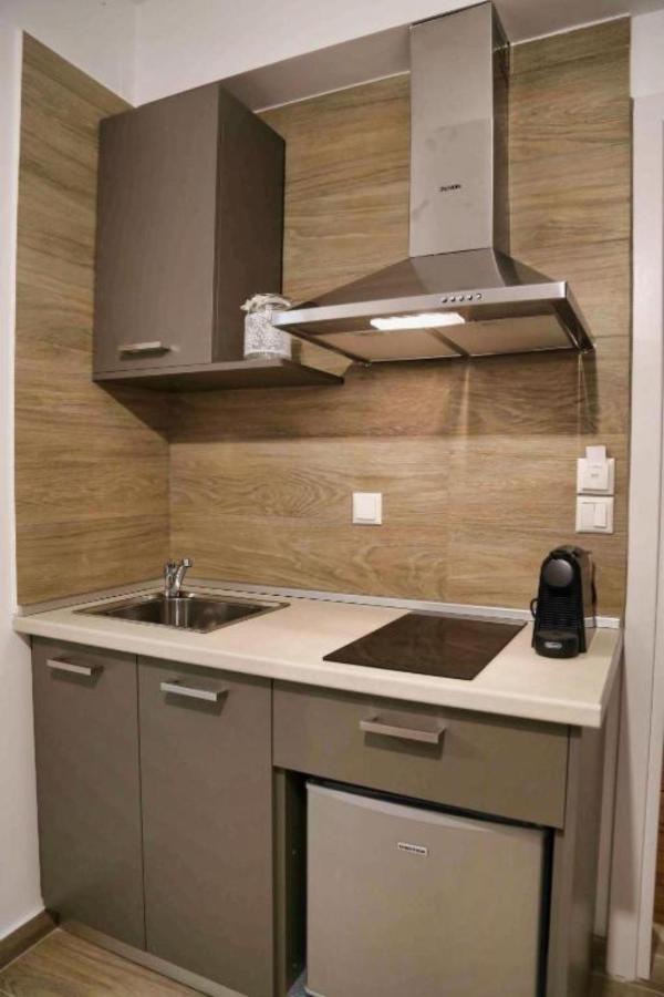 Enjoy Meteora Three Apartment กาลัมปากา ภายนอก รูปภาพ