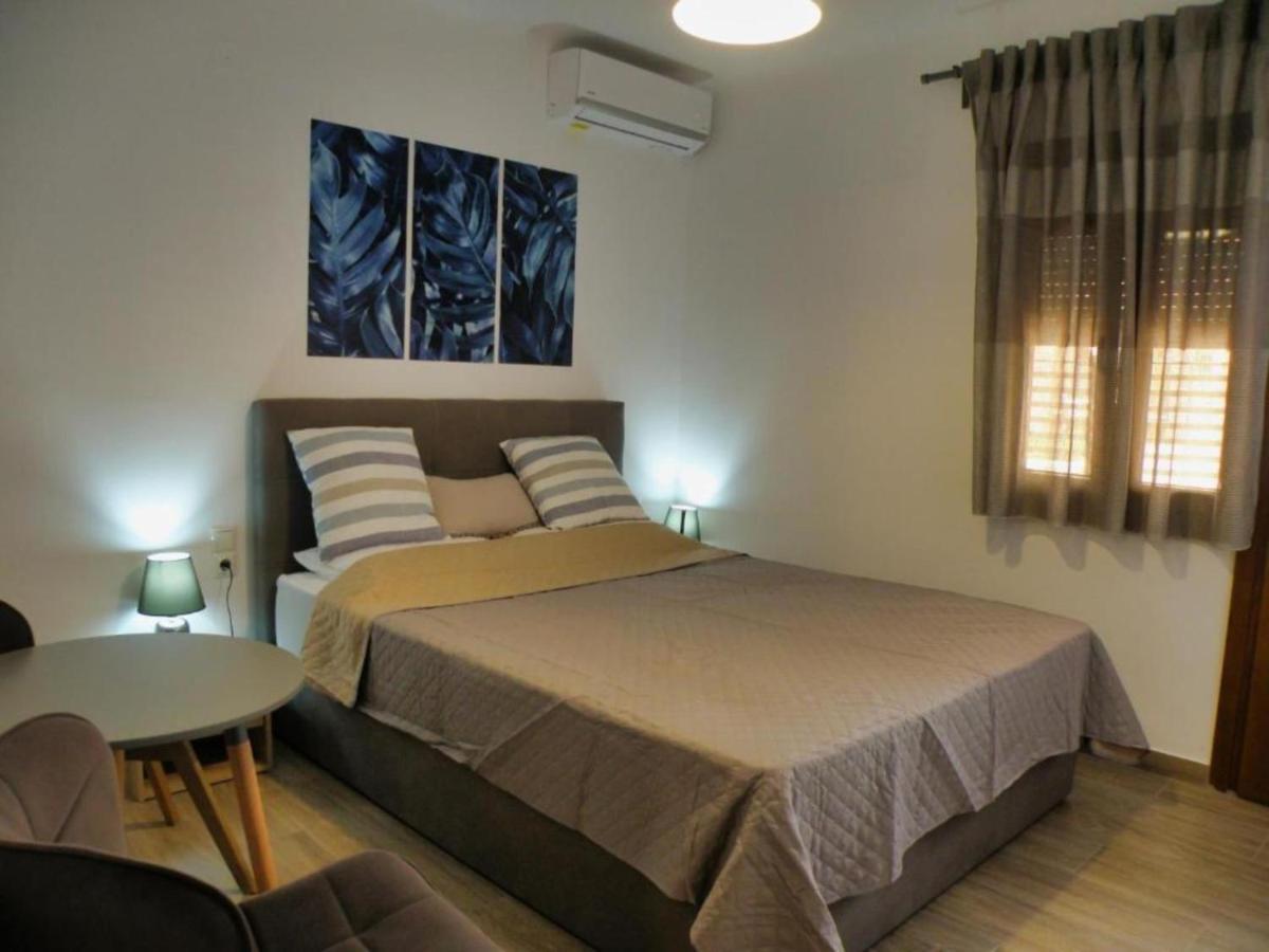 Enjoy Meteora Three Apartment กาลัมปากา ภายนอก รูปภาพ