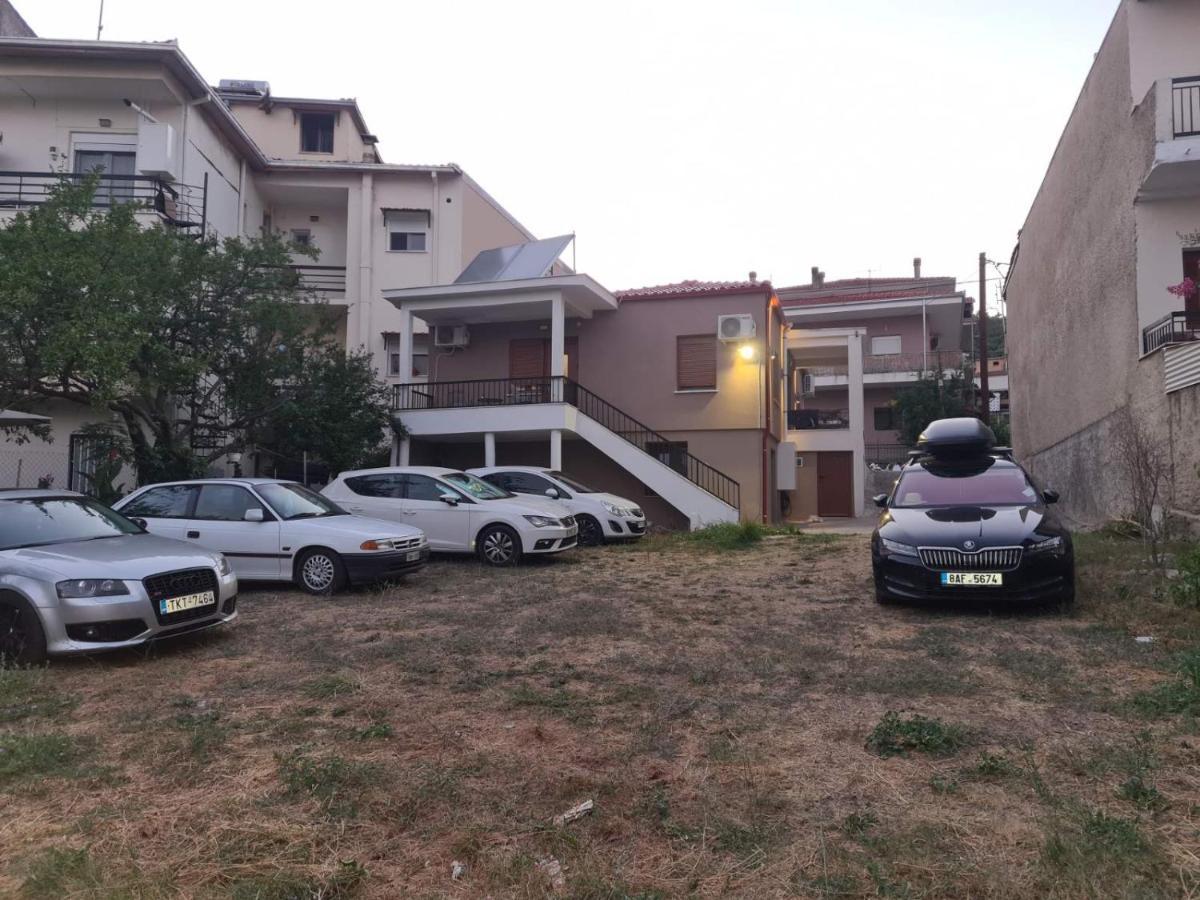 Enjoy Meteora Three Apartment กาลัมปากา ภายนอก รูปภาพ